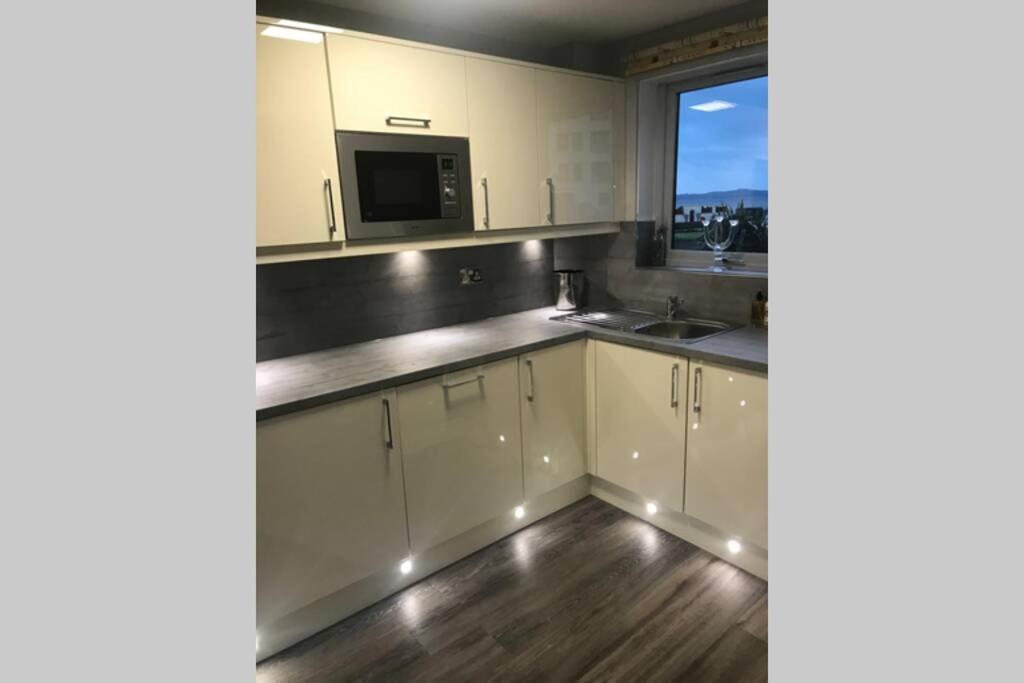 Largs Sea Front, Modern Apartment Buitenkant foto