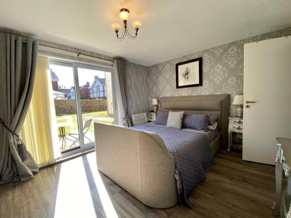 Largs Sea Front, Modern Apartment Buitenkant foto